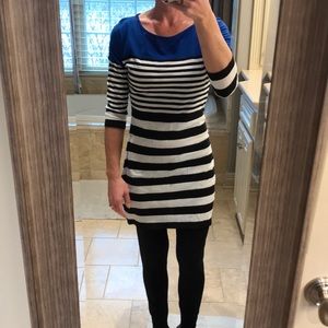 Express 3/4 sleeve top/dress.